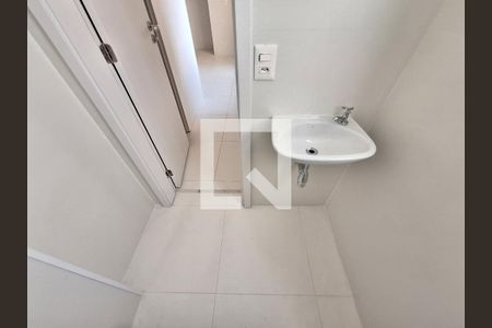 Apartamento à venda com 181m², 4 quartos e 1 vaga Apartamento à venda com 181m², 4 quartos e 1 vagaBanheiro de serviço