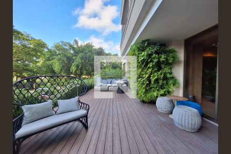 Apartamento à venda com 181m², 4 quartos e 1 vaga Apartamento à venda com 181m², 4 quartos e 1 vagaÁrea comum