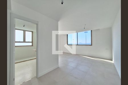 Apartamento à venda com 181m², 4 quartos e 1 vaga Apartamento à venda com 181m², 4 quartos e 1 vagaSuíte 3