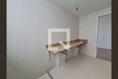 Apartamento à venda com 181m², 4 quartos e 1 vaga Apartamento à venda com 181m², 4 quartos e 1 vagaBanheiro da suíte 3