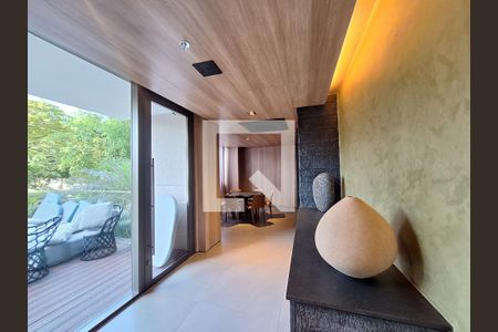 Apartamento à venda com 181m², 4 quartos e 1 vaga Apartamento à venda com 181m², 4 quartos e 1 vagaÁrea comum