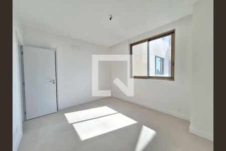 Apartamento à venda com 181m², 4 quartos e 1 vaga Apartamento à venda com 181m², 4 quartos e 1 vagaSuíte 2