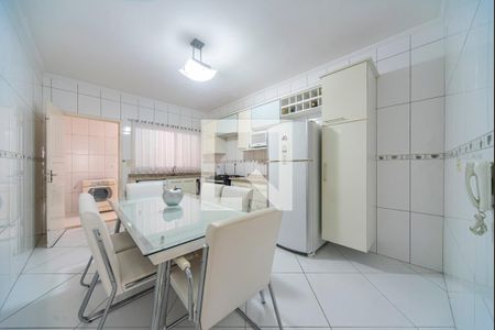 Casa à venda com 107m², 3 quartos e 2 vagas Casa à venda com 107m², 3 quartos e 2 vagasCozinha