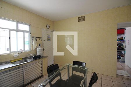 Casa à venda com 167m², 2 quartos e 1 vagaCozinha 