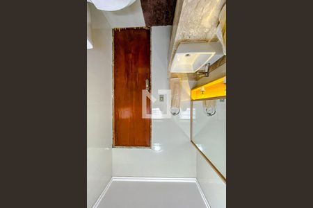 Casa à venda com 237m², 3 quartos e 4 vagasBanheiro