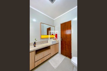 Casa à venda com 237m², 3 quartos e 4 vagasBanheiro da Suíte