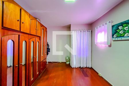 Casa à venda com 237m², 3 quartos e 4 vagasQuarto 2 - Suíte