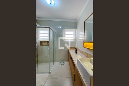 Casa à venda com 237m², 3 quartos e 4 vagasBanheiro da Suíte