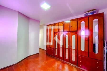 Casa à venda com 237m², 3 quartos e 4 vagasQuarto 2 - Suíte