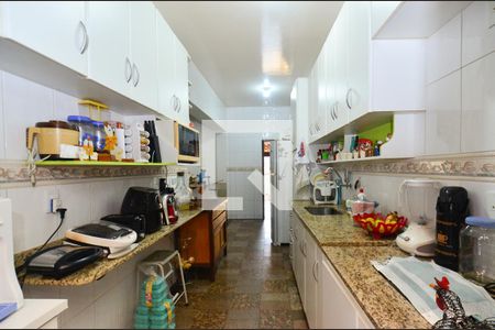 Casa à venda com 286m², 5 quartos e 2 vagasCozinha