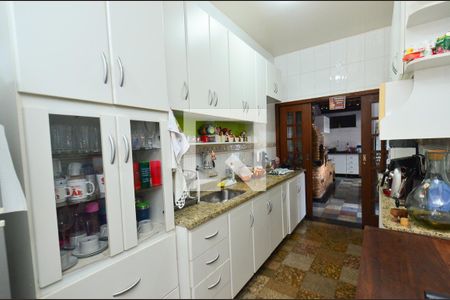 Casa à venda com 286m², 5 quartos e 2 vagasCozinha