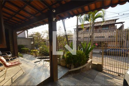 Casa à venda com 286m², 5 quartos e 2 vagasEntrada da casa