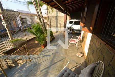 Casa à venda com 286m², 5 quartos e 2 vagasEntrada da casa