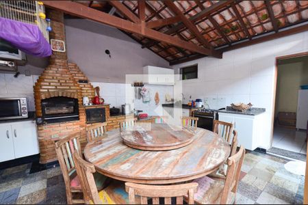 Casa à venda com 286m², 5 quartos e 2 vagasÁrea churrasqueira