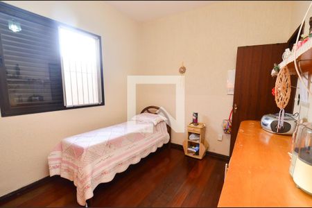 Casa à venda com 286m², 5 quartos e 2 vagasQuarto 4