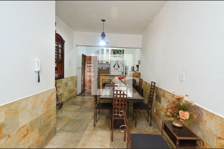Casa à venda com 286m², 5 quartos e 2 vagasEscritorio