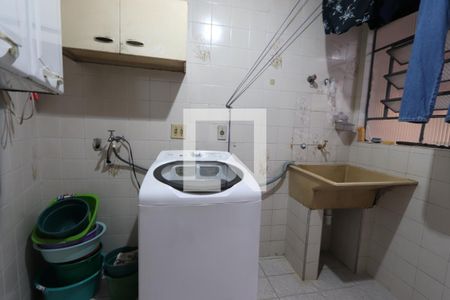 Casa à venda com 100m², 3 quartos e 1 vagaÁrea de Serviço