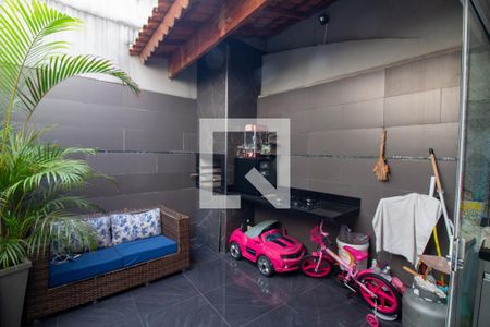 Casa à venda com 108m², 3 quartos e 2 vagasQuintal