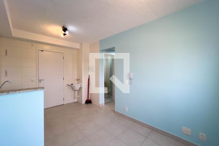 Sala e cozinha de apartamento para alugar com 2 quartos, 32m² em Cambuci, São Paulo