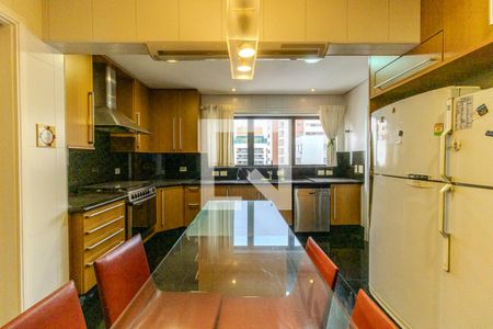 Apartamento à venda com 300m², 3 quartos e 4 vagasCozinha