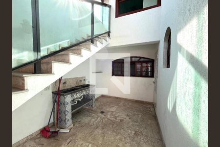 Casa à venda com 270m², 2 quartos e 2 vagas Casa à venda com 270m², 2 quartos e 2 vagasÁrea de Serviço