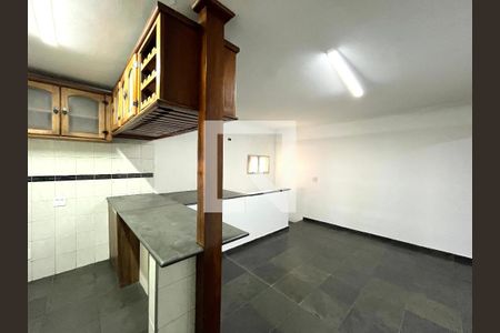 Casa à venda com 270m², 2 quartos e 2 vagas Casa à venda com 270m², 2 quartos e 2 vagasCozinha