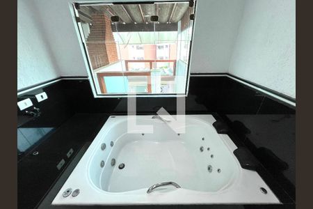 Casa à venda com 270m², 2 quartos e 2 vagas Casa à venda com 270m², 2 quartos e 2 vagasBanheiro da Suíte 2