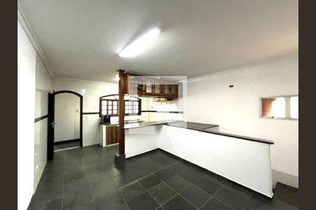 Casa à venda com 270m², 2 quartos e 2 vagas Casa à venda com 270m², 2 quartos e 2 vagasCozinha