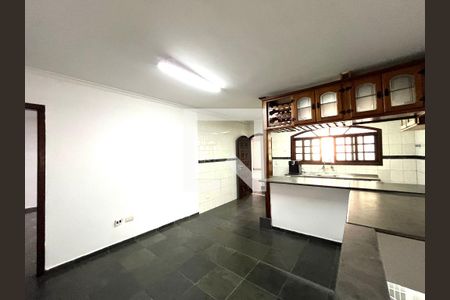 Casa à venda com 270m², 2 quartos e 2 vagas Casa à venda com 270m², 2 quartos e 2 vagasCozinha