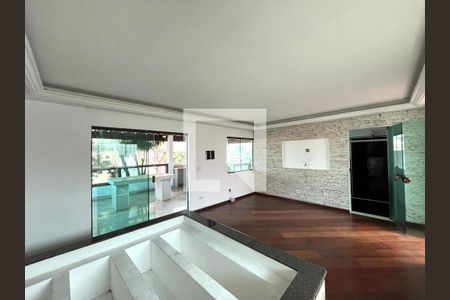 Casa à venda com 270m², 2 quartos e 2 vagas Casa à venda com 270m², 2 quartos e 2 vagasSuite 2