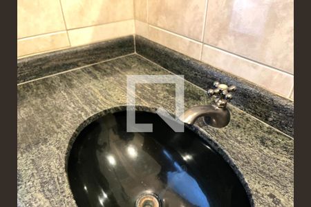 Casa à venda com 270m², 2 quartos e 2 vagas Casa à venda com 270m², 2 quartos e 2 vagasBanheiro da Suíte 1