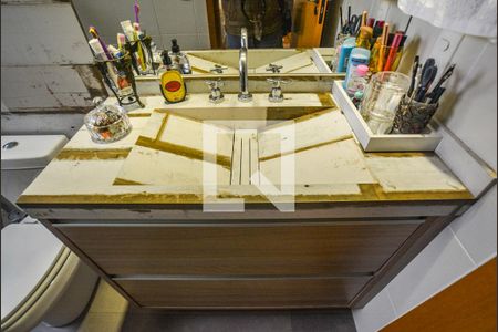 Apartamento à venda com 120m², 2 quartos e 3 vagasBanheiro da Suíte 2