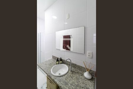 Casa de condomínio à venda com 105m², 3 quartos e 1 vaga Casa de condomínio à venda com 105m², 3 quartos e 1 vagaBanheiro social