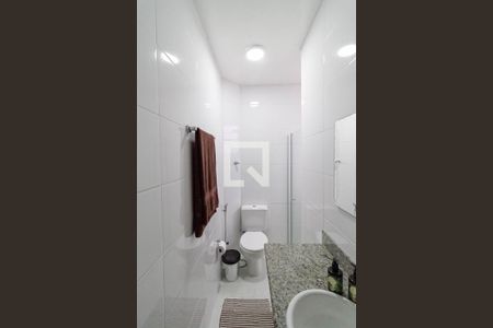 Casa de condomínio à venda com 105m², 3 quartos e 1 vaga Casa de condomínio à venda com 105m², 3 quartos e 1 vagaBanheiro social