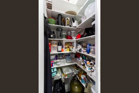 Casa de condomínio à venda com 105m², 3 quartos e 1 vaga Casa de condomínio à venda com 105m², 3 quartos e 1 vagaDespensa