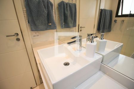 Apartamento à venda com 158m², 3 quartos e 2 vagas Apartamento à venda com 158m², 3 quartos e 2 vagasBanheiro da Suíte 2