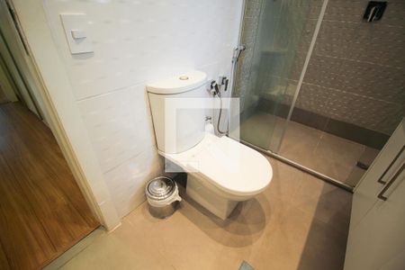 Apartamento à venda com 158m², 3 quartos e 2 vagas Apartamento à venda com 158m², 3 quartos e 2 vagasBanheiro da Suíte 1