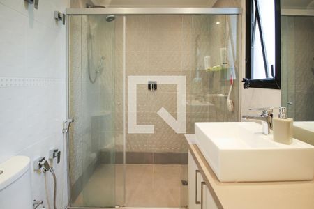 Apartamento à venda com 158m², 3 quartos e 2 vagas Apartamento à venda com 158m², 3 quartos e 2 vagasBanheiro da Suíte 1