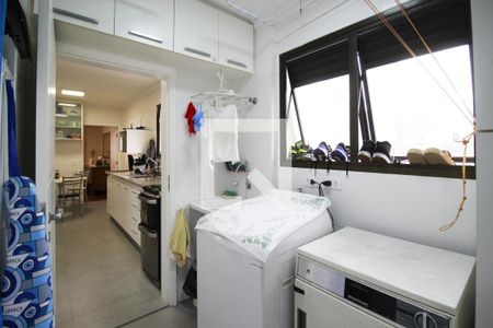 Apartamento à venda com 158m², 3 quartos e 2 vagas Apartamento à venda com 158m², 3 quartos e 2 vagasÁrea de Serviço