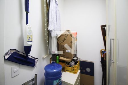 Apartamento à venda com 158m², 3 quartos e 2 vagas Apartamento à venda com 158m², 3 quartos e 2 vagasQuarto de Serviço