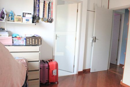 Casa à venda com 270m², 3 quartos e 4 vagasSuíte 2