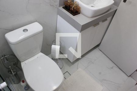 Casa à venda com 270m², 3 quartos e 4 vagasBanheiro da Suíte 2