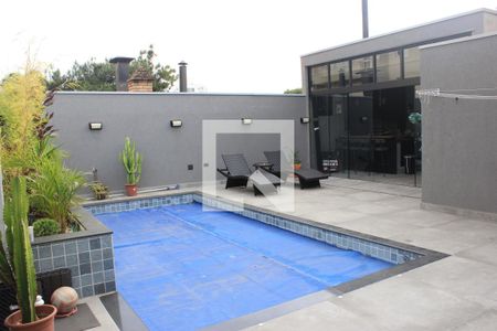 Casa à venda com 270m², 3 quartos e 4 vagasPiscina