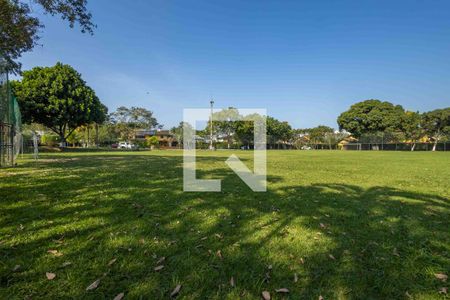 Casa de condomínio à venda com 120m², 3 quartos e 2 vagas Casa de condomínio à venda com 120m², 3 quartos e 2 vagasÁrea Comum Campo