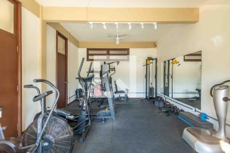 Casa de condomínio à venda com 120m², 3 quartos e 2 vagas Casa de condomínio à venda com 120m², 3 quartos e 2 vagasÁrea Comum Academia