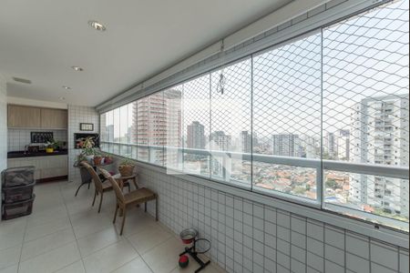 Apartamento à venda com 136m², 3 quartos e 2 vagasVaranda