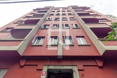 Apartamento à venda com 57m², 2 quartos e sem vaga Apartamento à venda com 57m², 2 quartos e sem vagaFachada