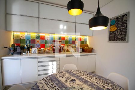 Apartamento à venda com 204m², 3 quartos e 4 vagas Apartamento à venda com 204m², 3 quartos e 4 vagasCopa