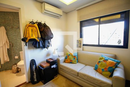 Apartamento à venda com 204m², 3 quartos e 4 vagas Apartamento à venda com 204m², 3 quartos e 4 vagasSuíte 3