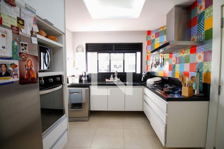 Apartamento à venda com 204m², 3 quartos e 4 vagas Apartamento à venda com 204m², 3 quartos e 4 vagasCozinha